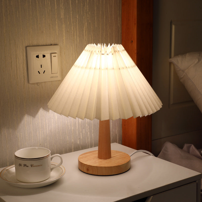 USB Pleated Table Lamp for Restaurant Tables — view 5