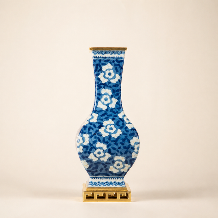 Resto Glow AI product image 2026-08-03 — clean background — Copper-and-ceramic Classical Blue-and-white Porcelain Vase