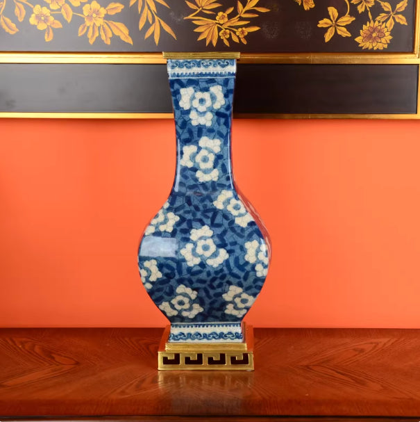 Copper-and-ceramic Classical Blue-and-white Porcelain Vase — view 4